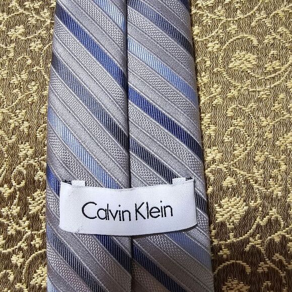 Calvin Klein Big Boy Diagonal Stripe Tie, 100% Silk - Picture 2 of 4